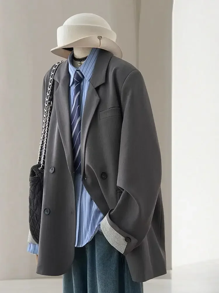 Fumée Oversized Blazer in rookgrijs met omslagmouw, op paspop