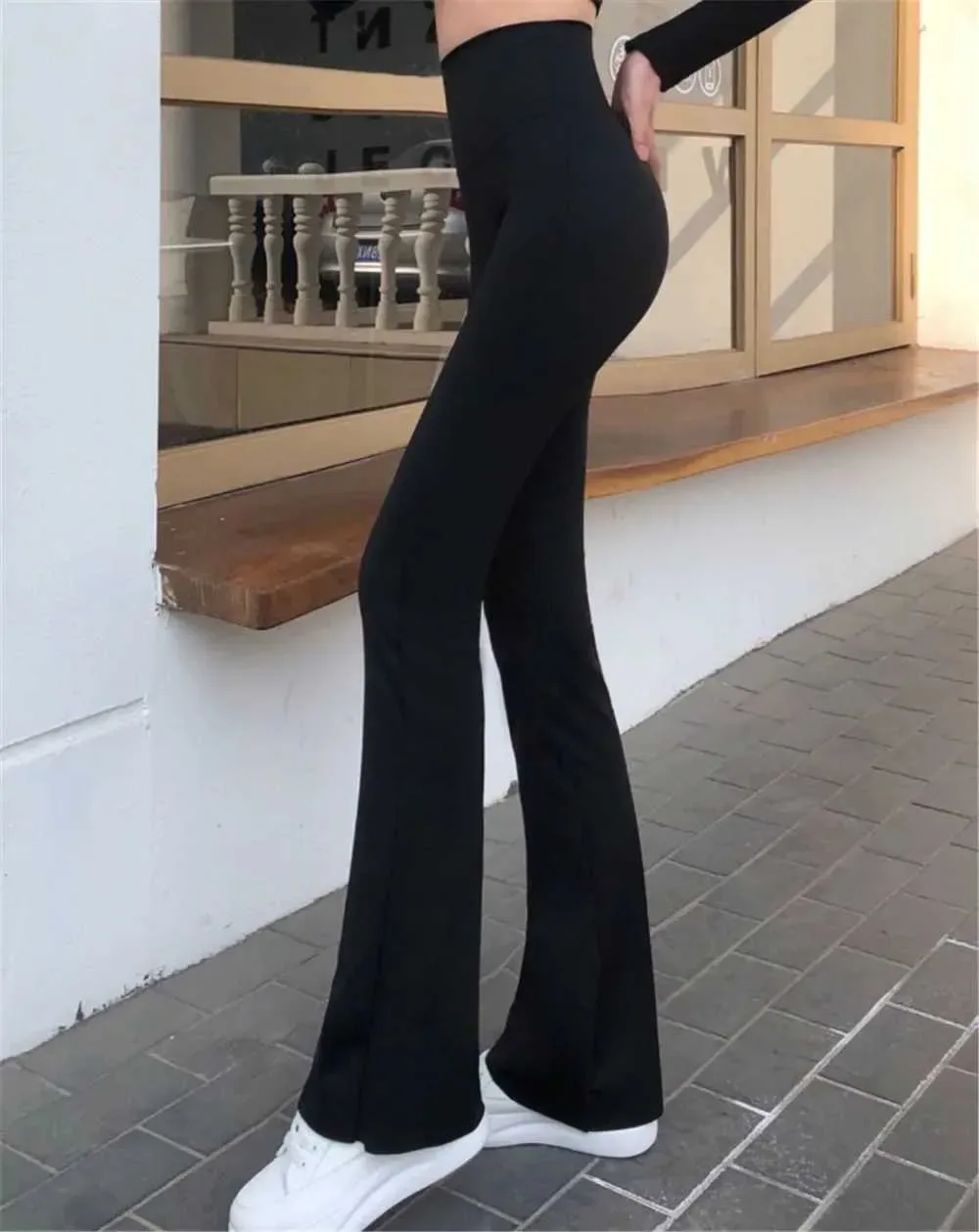 Noir Flare Legging — voorkant, volledige lengte